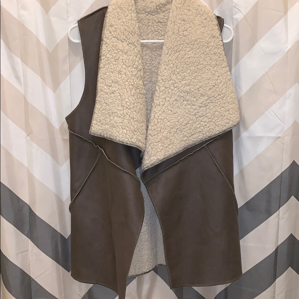 Vest! - Picture 2 of 2